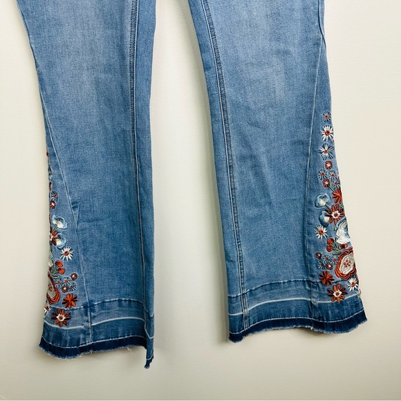 Prosperity Denim High Rise Floral Embroidered Released Hem Flare Leg Jeans SZ 30 - Picture 5 of 14